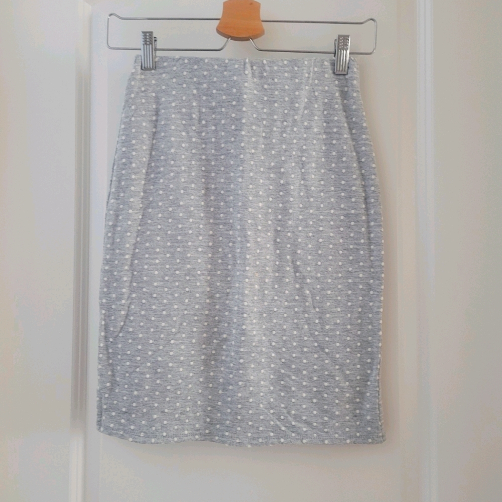 Polka dot grey high-waisted skirt